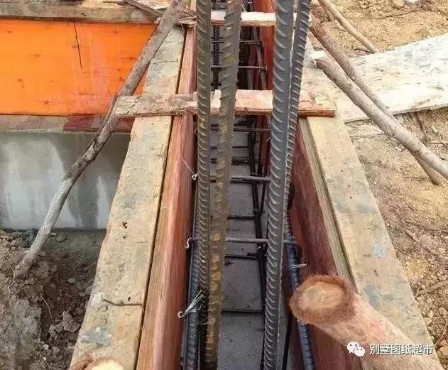 农村自建房基础施工这么做才能又稳又安全,别再花冤枉钱了