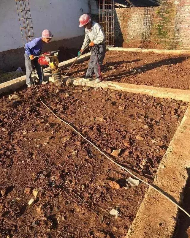 农村自建房基础施工这么做才能又稳又安全,别再花冤枉钱了