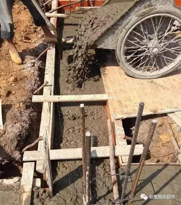 农村自建房基础施工这么做才能又稳又安全,别再花冤枉钱了