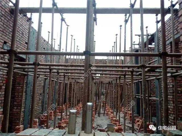 成都42万自建二层小别墅,这让一般包工头抓狂的坡屋顶啊!