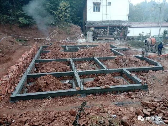 成都42万自建二层小别墅,这让一般包工头抓狂的坡屋顶啊!