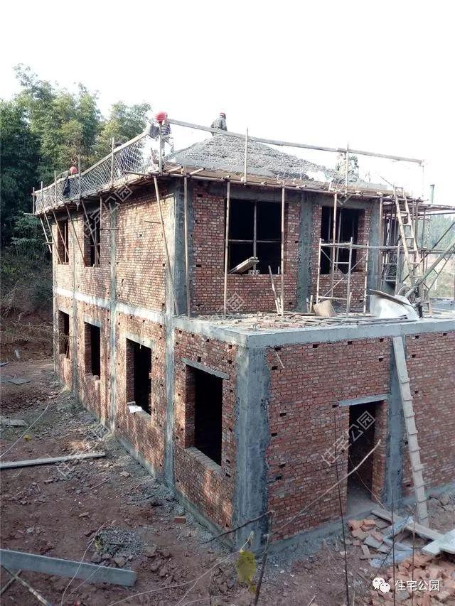 成都42万自建二层小别墅,这让一般包工头抓狂的坡屋顶啊!