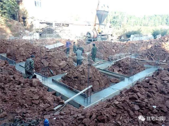 成都42万自建二层小别墅,这让一般包工头抓狂的坡屋顶啊!