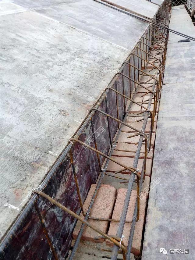 成都42万自建二层小别墅,这让一般包工头抓狂的坡屋顶啊!