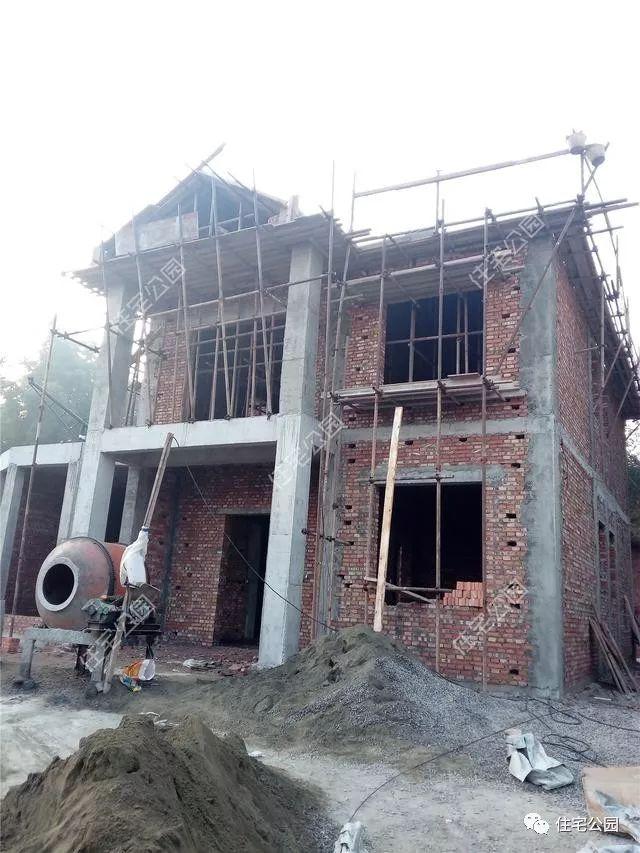 成都42万自建二层小别墅,这让一般包工头抓狂的坡屋顶啊!