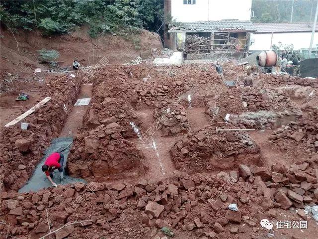成都42万自建二层小别墅,这让一般包工头抓狂的坡屋顶啊!