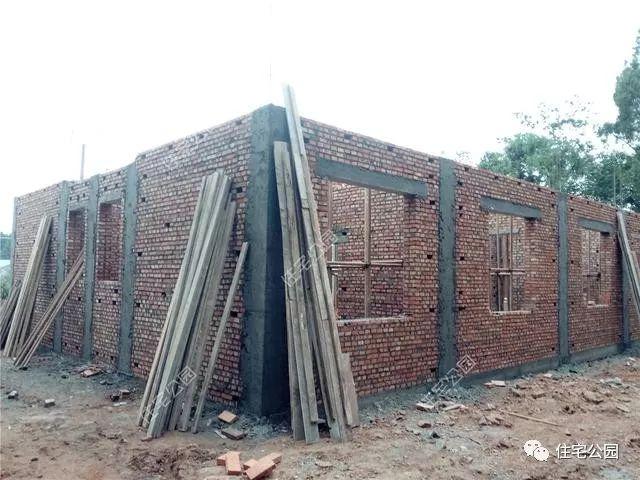 成都42万自建二层小别墅,这让一般包工头抓狂的坡屋顶啊!